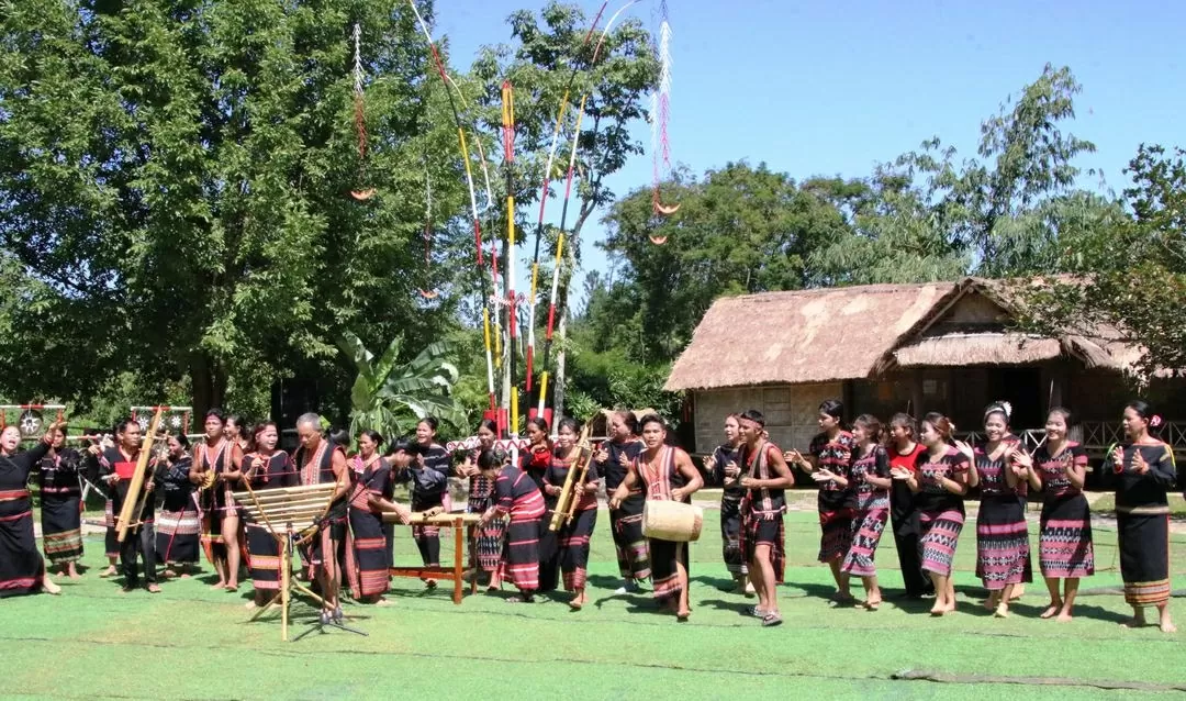 ארגון שבוע האחדות הלאומית הגדול - מורשת תרבותית וייטנאמית 2025 בכפר הלאומי של וייטנאם לתרבות אתנית ותיירות Tổ chức tuần lễ Đại đoàn kết các dân tộc - Di sản Văn hóa Việt Nam năm 2025 tại Làng Văn hóa - Du lịch các dân tộc Việt Nam