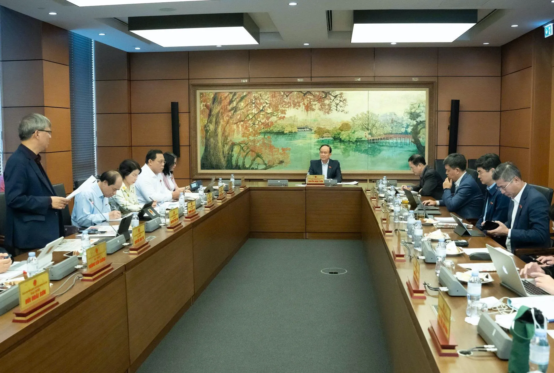 Đại biểu Quốc hội đề xuất triển khai sách giáo khoa điện tử từ năm 2030