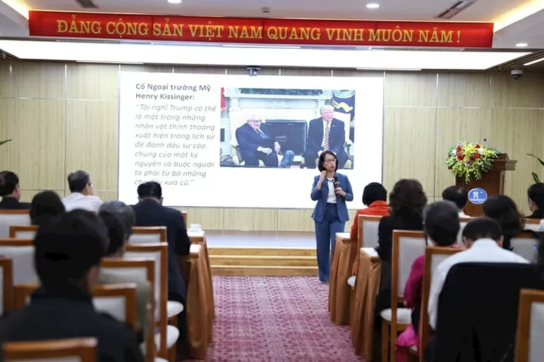 Aprimoramento das habilidades profissionais em relações exteriores da população da cidade de Hanói no novo contexto. Nâng cao nghiệp vụ công tác đối ngoại nhân dân của Thành phố Hà Nội trong tình hình mới