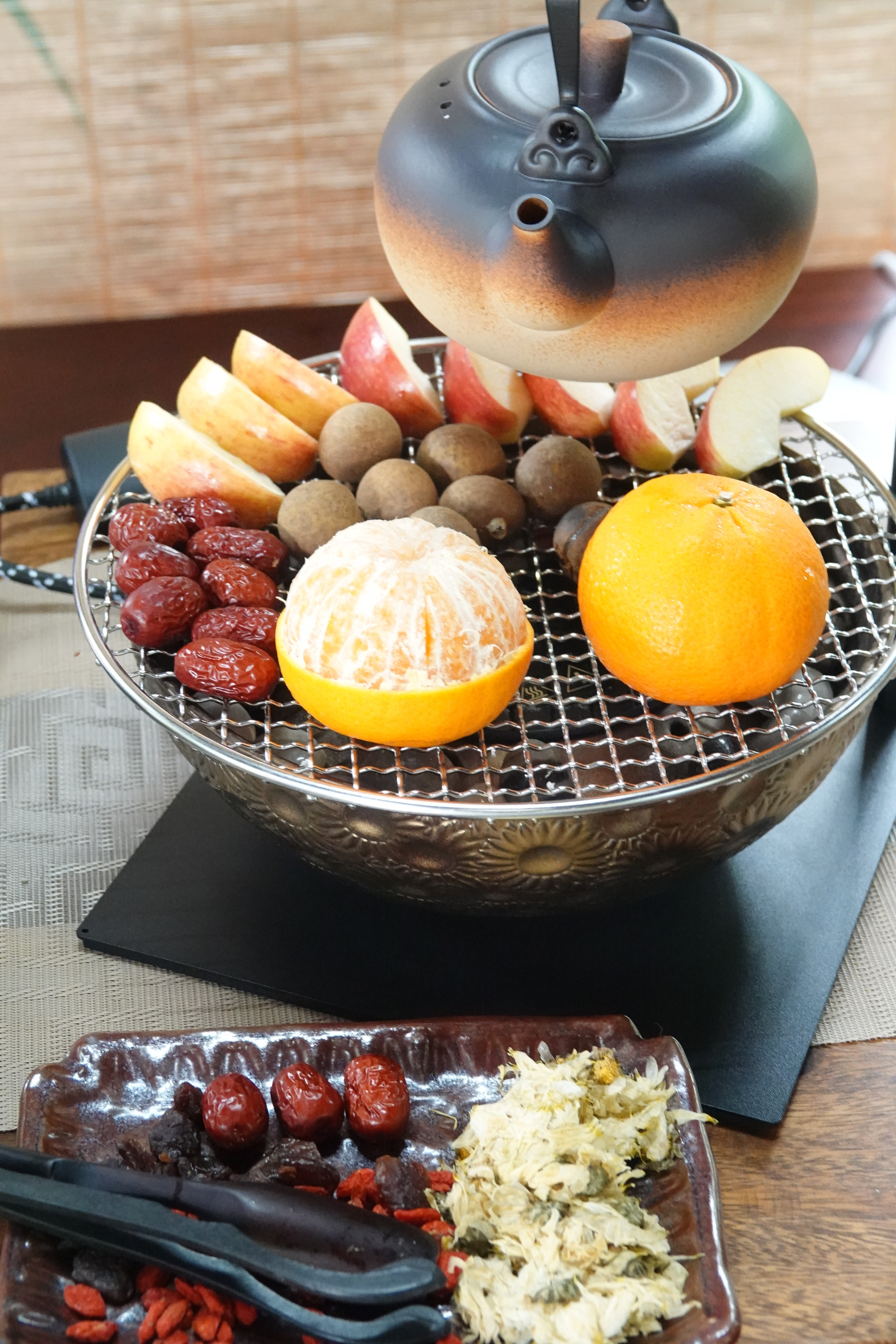 Thanh Yên bên tách trà thơm