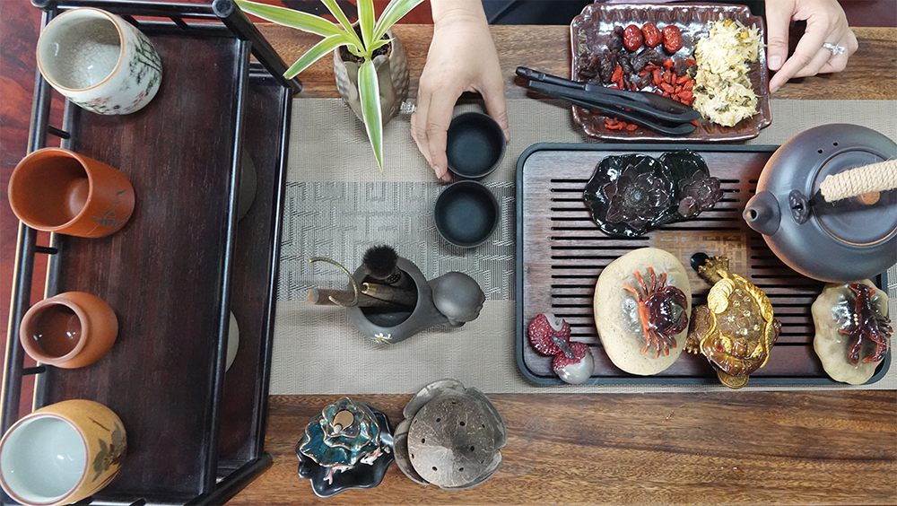 Thanh Yên bên tách trà thơm