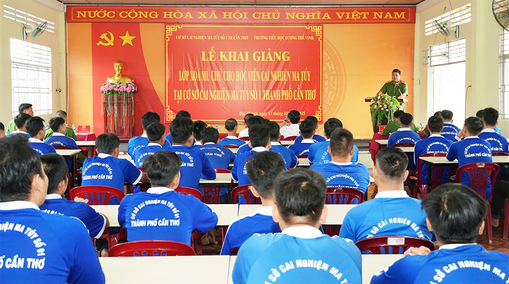 ការបណ្ដុះបណ្ដាលវប្បធម៌សម្រាប់អ្នកញៀនថ្នាំនៅមណ្ឌលស្តារនីតិសម្បទានៅទីក្រុង Can Tho