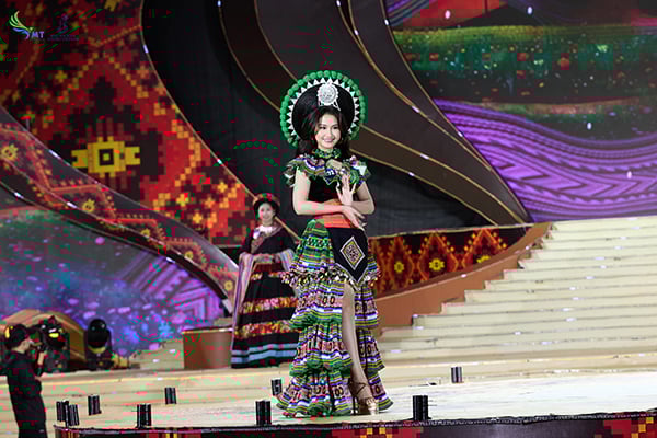 nhan sắc Hoa hậu Trần Minh Phương - Ảnh 8.