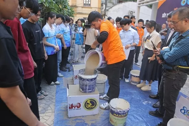 Promouvoir un écosystème d'innovation et améliorer la qualité des ressources humaines pour les secteurs de la construction et des transports au cours de cette nouvelle période. Thúc đẩy hệ sinh thái đổi mới sáng tạo, nâng cao chất lượng nhân lực cho ngành xây dựng - giao thông trong giai đoạn mới