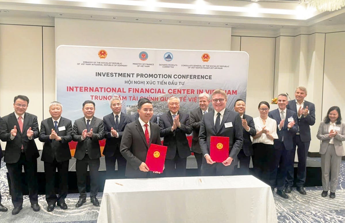 국제 금융 센터를 성공적으로 건설하면 다낭의 새로운 장이 열릴 것입니다. Xây dựng thành công trung tâm tài chính quốc tế sẽ mở ra chương mới cho Đà Nẵng
