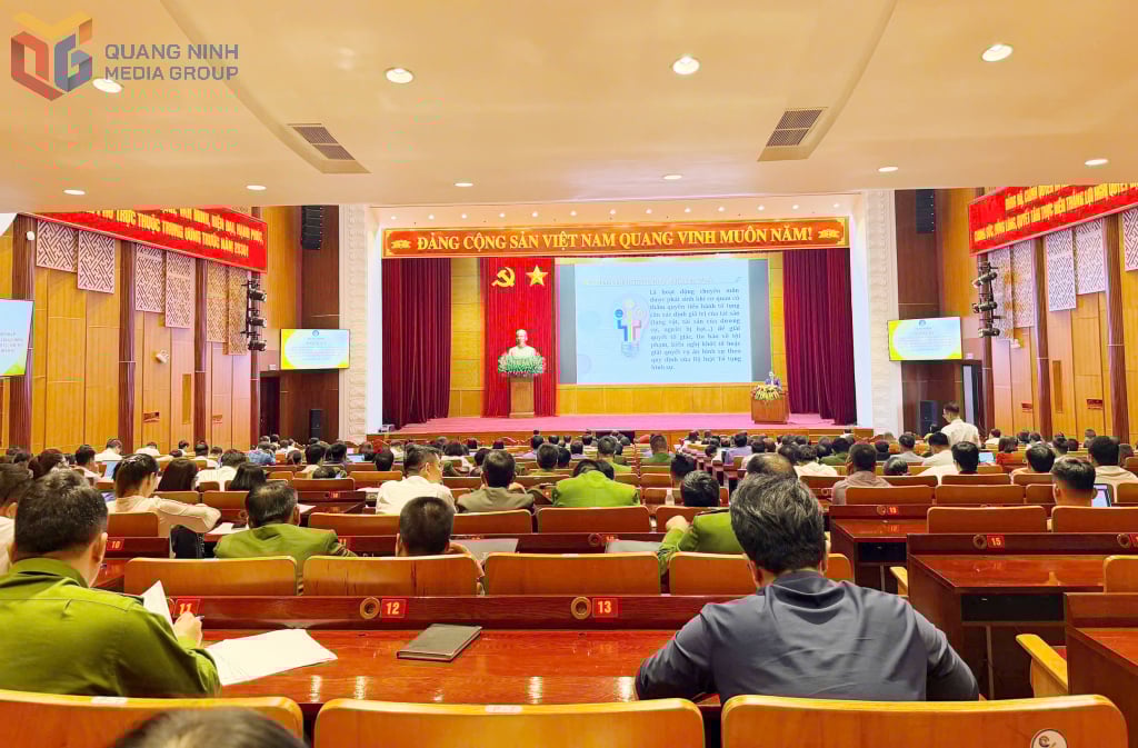 ទិដ្ឋភាពសន្និសីទ។