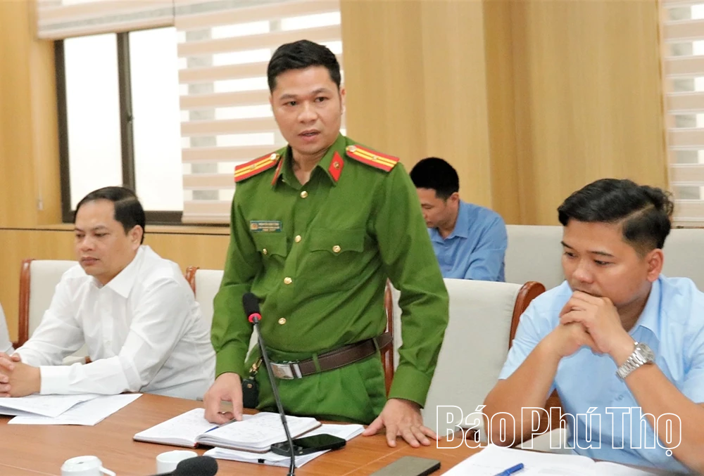 Obec Van Xuan uspořádala tiskovou konferenci, na které informovala o nuceném vyvlastnění pozemků za účelem realizace projektu.