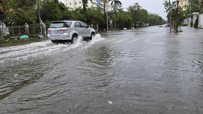 El Ministerio de Construcción propone una serie de soluciones para prevenir las inundaciones urbanas - Foto 2. Bộ Xây dựng đề xuất loạt giải pháp chống ngập úng đô thị- Ảnh 2.