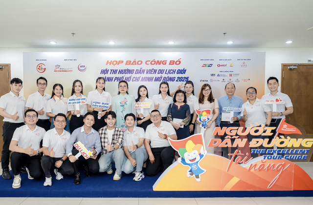 Przewodnik turystyczny, który kocha swoją pracę, po raz pierwszy występuje w telewizji - zdjęcie 3. Hướng dẫn viên du lịch yêu nghề lần đầu tranh tài trên truyền hình- Ảnh 3.