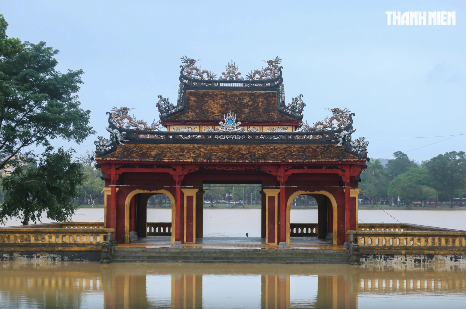 Huế mưa lớn gần 1.000 mm, cảnh báo lũ quét và sạt lở nhiều nơi