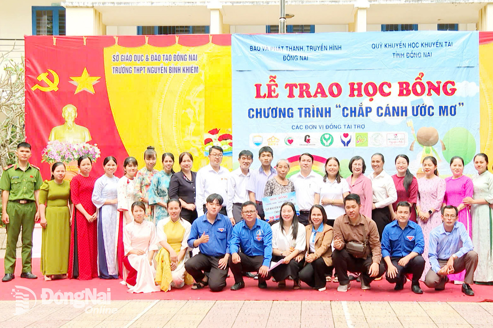 115 triệu đồng sẻ chia gánh nặng học đường với nam sinh mồ côi