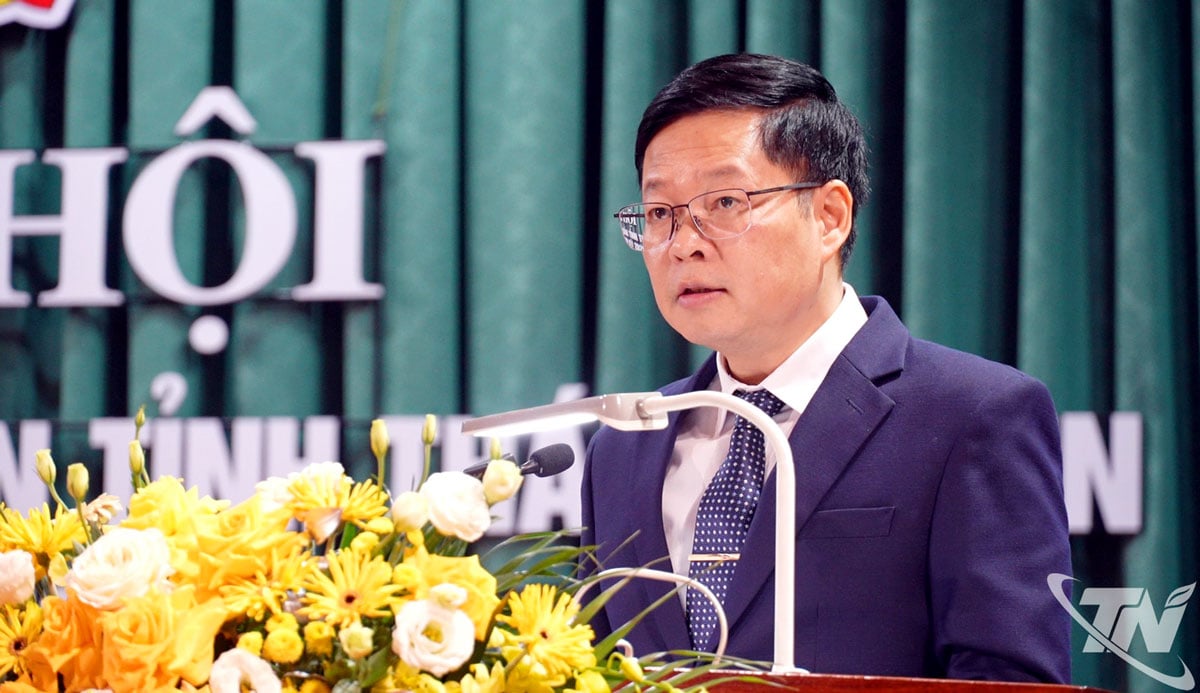 សមមិត្ត Dinh Quang Tuyen អនុលេខាគណៈកម្មាធិការបក្សខេត្ត ប្រធានគណៈកម្មាធិការរណសិរ្សមាតុភូមិវៀតណាមខេត្ត Thai Nguyen ថ្លែងមតិនៅមហាសន្និបាត។