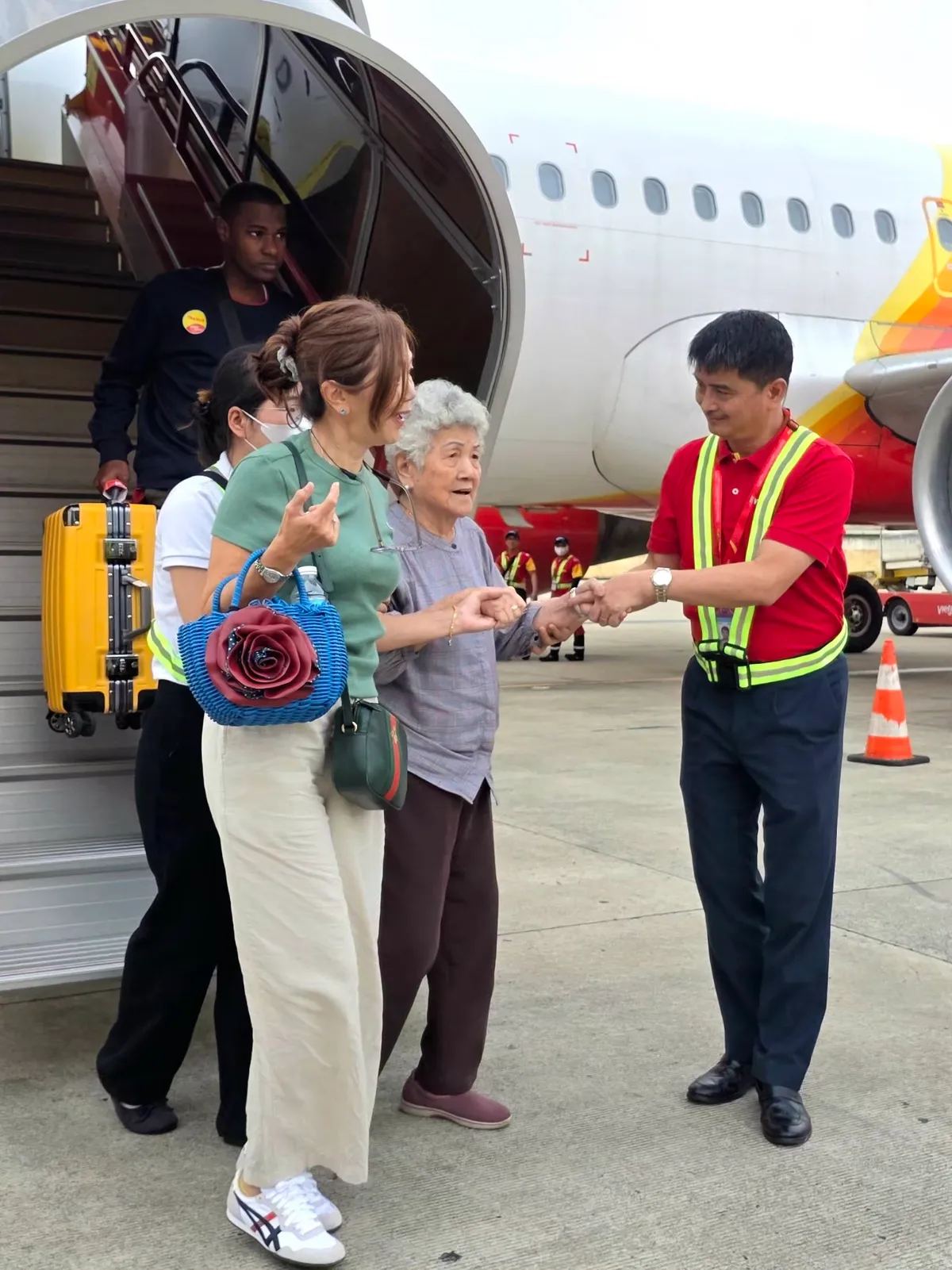 Vietjet ຮັບໃຊ້ຕົນເອງ: ອັດຕາສ່ວນທີ່ທັນການຢູ່ເຕິນເຊີນເຍີດເພີ່ມຂຶ້ນຢ່າງວ່ອງໄວ, ກຽມພ້ອມໃຫ້ແກ່ລະດູການໃນທ້າຍປີ - ພາບທີ 3.