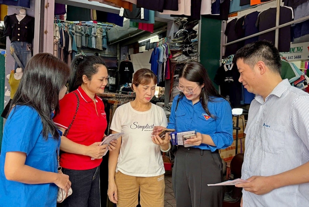 Phú Thọ - Thắp sáng tinh thần hiếu học bằng tri thức số - Ảnh 1.