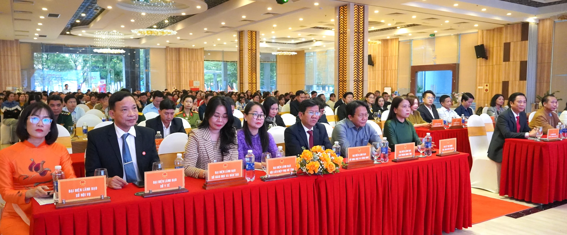 Các đại biểu tham dự lễ phát động. Ảnh: H.Tr.