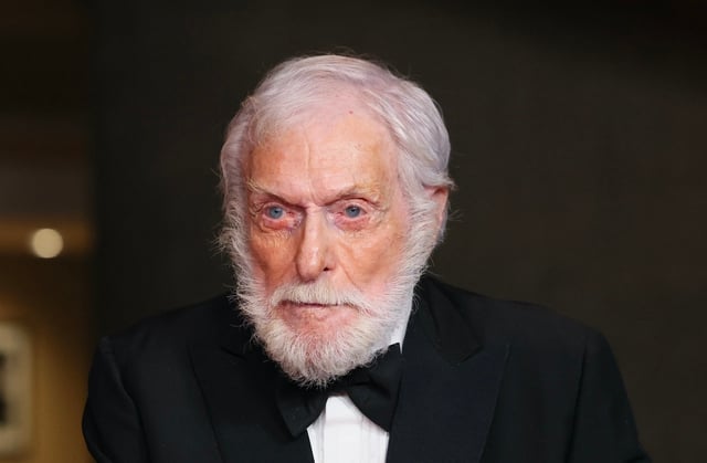 Legendarische Dick Van Dyke onthult zijn privéleven op 100-jarige leeftijd - Foto 1. Huyền thoại Dick Van Dyke hé lộ cuộc sống riêng ở tuổi 100
- Ảnh 1.