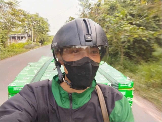 Höstdroppen, författare till hundratals dikter, är allvarligt sjuk - Foto 3. Giọt Thu, tác giả thơ của hàng trăm khúc, lâm bệnh hiểm nghèo- Ảnh 3.