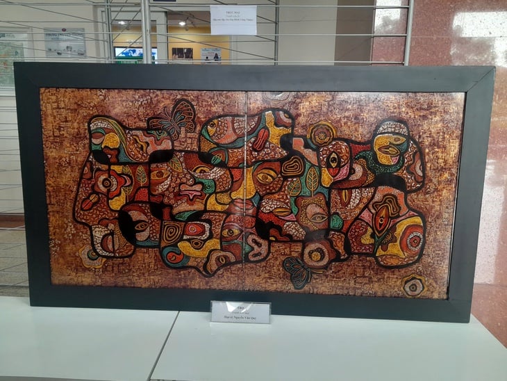 Đến Đại học Quốc gia TP.HCM, xem triển lãm sơn mài Tương Bình Hiệp - Ảnh 13.