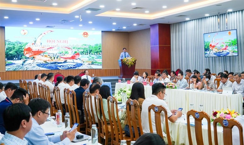 Å bygge en krabbekjede i Ca Mau: En springbrett for spesialiteter som når langt – Bilde 1. Xây dựng chuỗi liên kết cua Cà Mau: Bệ phóng cho đặc sản vươn xa- Ảnh 1.