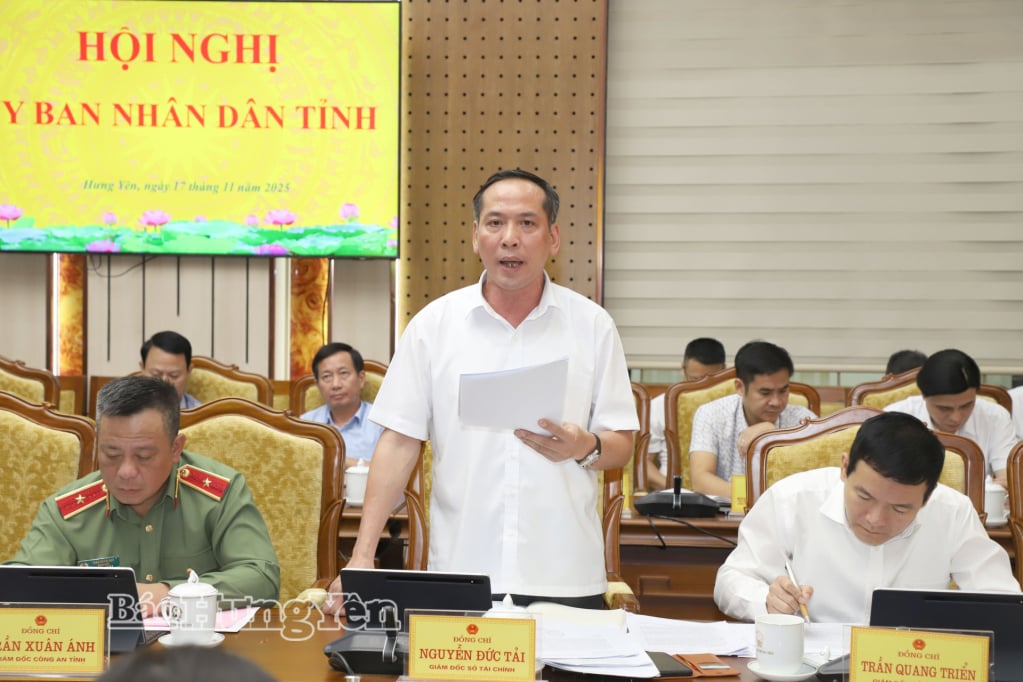 ผู้อำนวยการฝ่ายการคลัง นายเหงียน ดึ๊ก ไท นำเสนอรายงานการขออนุมัติรับโครงการในจังหวัด