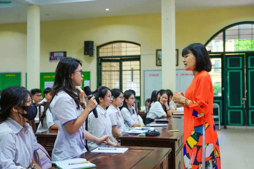 Kunnskapsministeren informerer om plan for å øke fortrinnsretten til lærere