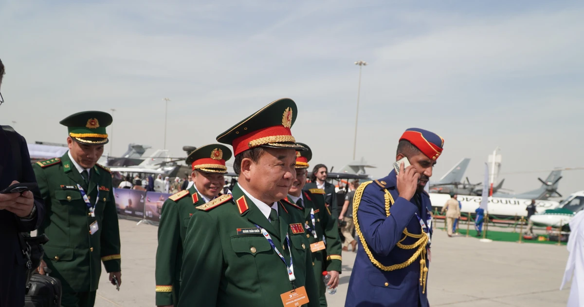 Đoàn đại biểu cấp cao Bộ Quốc phòng Việt Nam dự Triển lãm Hàng không Dubai