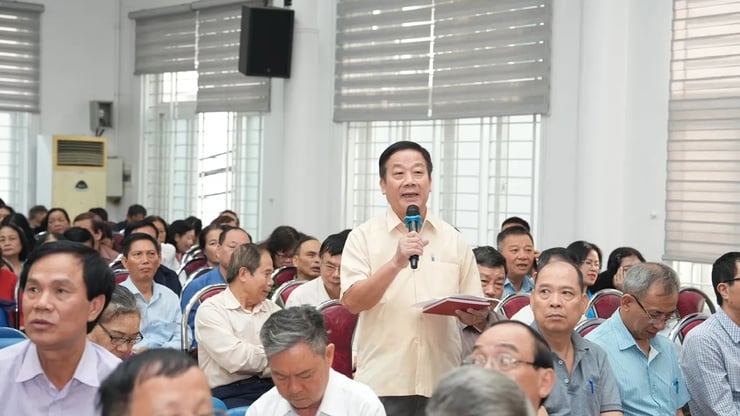 گفتگوی رهبران بخش نگییا دو با مردم برای حل مشکلات مبرم اجتماعی - عکس ۱. Lãnh đạo phường Nghĩa đô đối thoại cùng Nhân dân giải quyết các vấn đề dân sinh bức xúc- Ảnh 1.