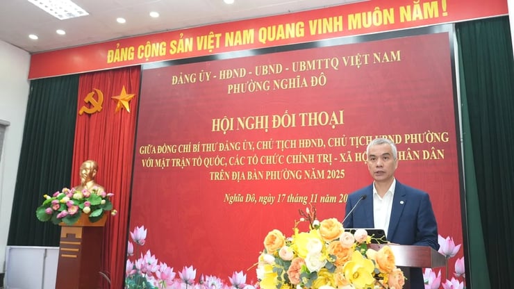گفتگوی رهبران بخش نگییا دو با مردم برای حل مشکلات مبرم اجتماعی - عکس ۳. Lãnh đạo phường Nghĩa đô đối thoại cùng Nhân dân giải quyết các vấn đề dân sinh bức xúc- Ảnh 3.