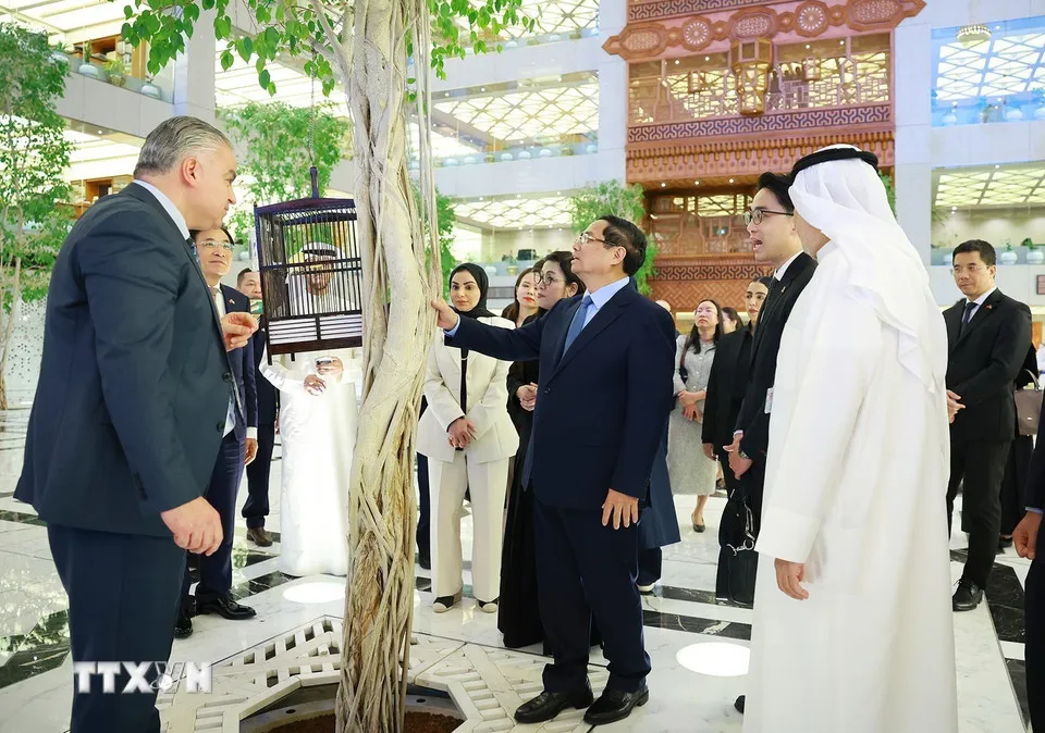 Premiärministern bad Kuwaits fond för arabisk ekonomisk utveckling att fortsätta stödja Vietnam - Foto 3. Thủ tướng đề nghị Quỹ Kuwait vì sự phát triển kinh tế Arab tiếp tục hỗ trợ Việt Nam- Ảnh 3.