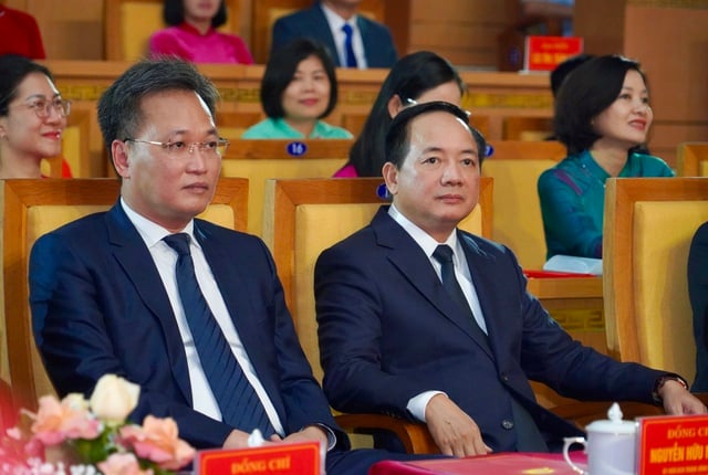 Воплощение духа «делать все, что приносит пользу людям» - Фото 1. Tỏa sáng tinh thần 'việc gì có lợi cho dân thì hết sức làm'- Ảnh 1.