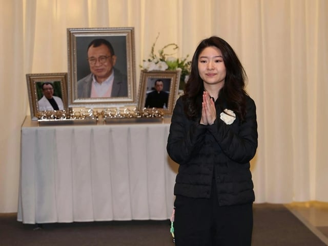 ไมเคิล มิว, ชาร์เมน เชห์ และ บอสโก หว่อง… ร่วมไว้อาลัย 'บอสตัวประกอบ' ฮิวจ์ ชอว์ - ภาพที่ 9 Miêu Kiều Vỹ, Xa Thi Mạn, Huỳnh Tông Trạch… viếng 'trùm vai phụ' Hứa Thiệu Hùng- Ảnh 9.