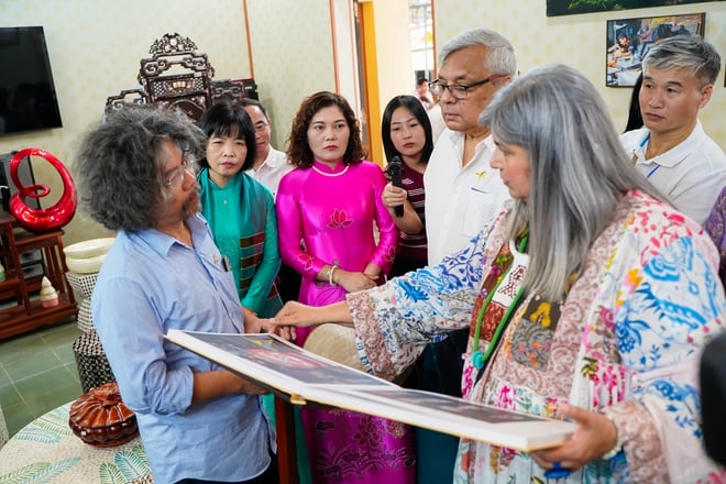 Bringing Chuyen My mother-of-pearl inlay and lacquer to become a typical product on the world map - Photo 11. Đưa khảm trai - sơn mài Chuyên Mỹ trở thành sản phẩm tiêu biểu trên bản đồ thế giới- Ảnh 11.