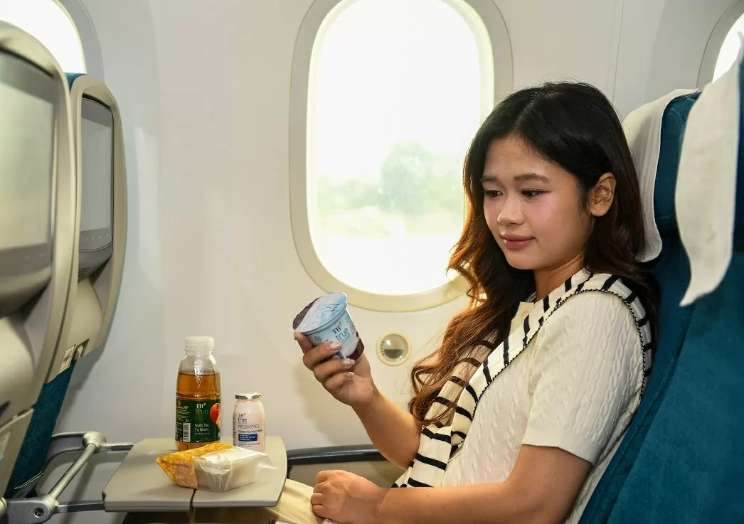 חוו את המוצרים הטבעיים והאיכותיים של TH בטיסות של וייטנאם איירליינס Trải nghiệm sản phẩm cao cấp, hoàn toàn từ thiên nhiên của TH trên các chuyến bay Vietnam Airlines