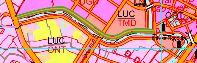 Merancang peta laluan sepanjang terusan Ba Ly 3 di komune Tam Vu.