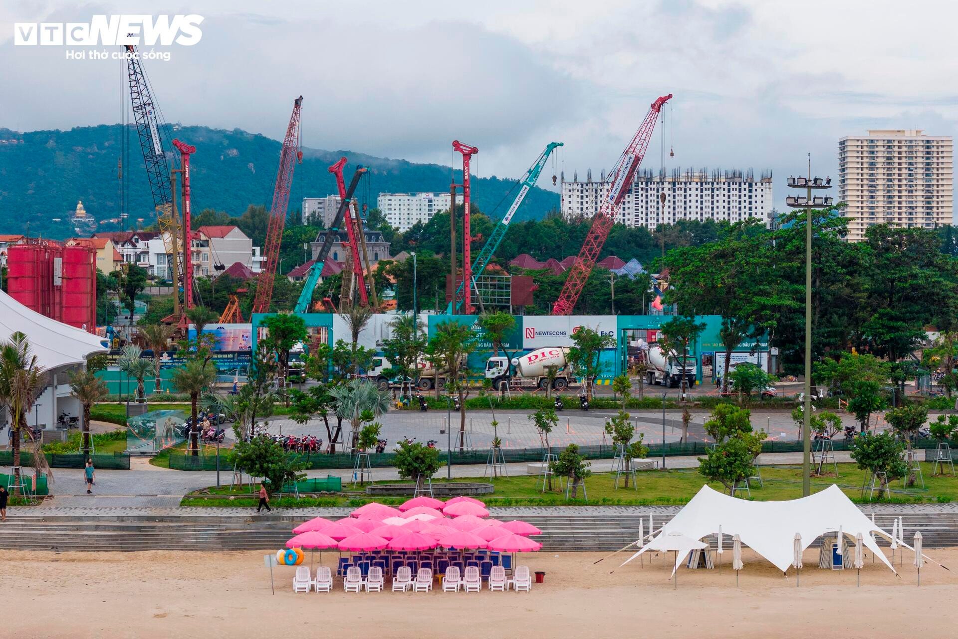 Panoramic view of the land to build two new iconic coastal towers in Ho Chi Minh City - 2