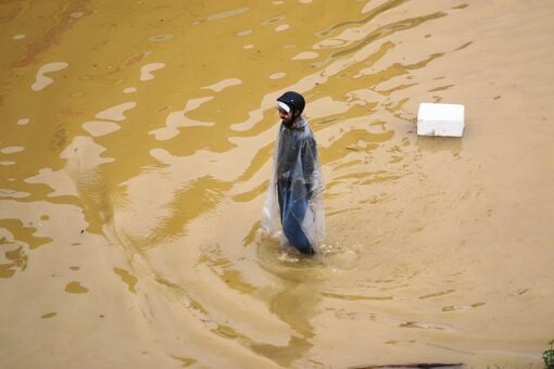 Thời tiết hôm nay 18/11: Bắc Bộ có nơi rét 7 độ C, Trung Bộ vẫn mưa xối xả