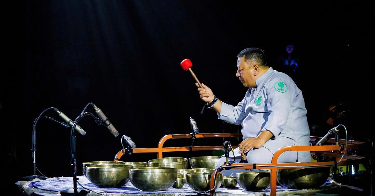 Khi khán giả… nằm nghe nhạc