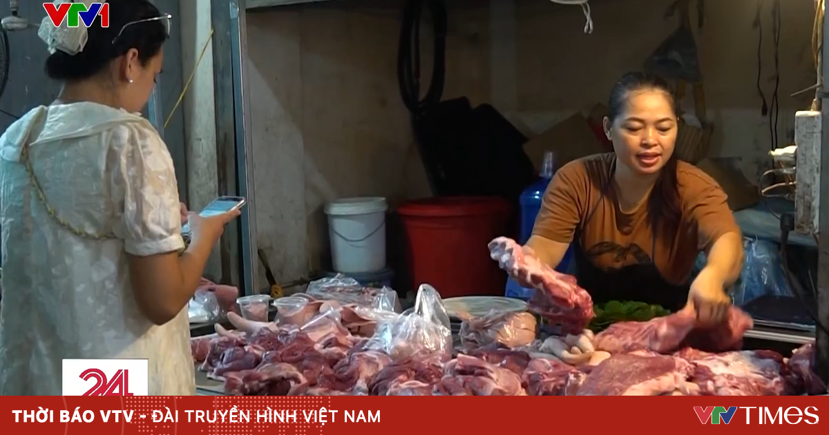 Giá thực phẩm biến động trái chiều, người tiêu dùng tính toán chi tiêu