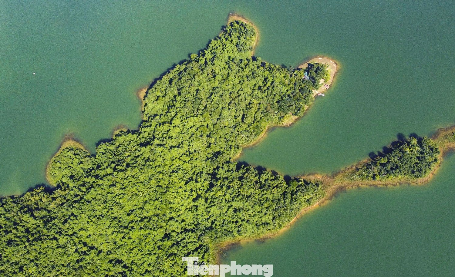 Ngỡ ngàng cảnh sắc đẹp như tranh thủy mặc ở Bến En