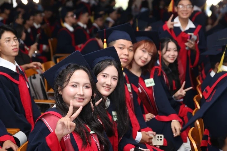 Lễ tốt nghiệp nhiều cảm xúc của sinh viên STU – 2025