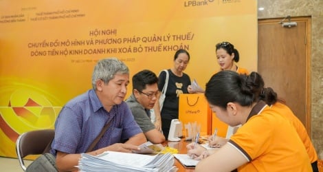Xóa thuế khoán: LPBank mở gói giải pháp giúp hộ kinh doanh, tiểu thương chuyển đổi dễ dàng