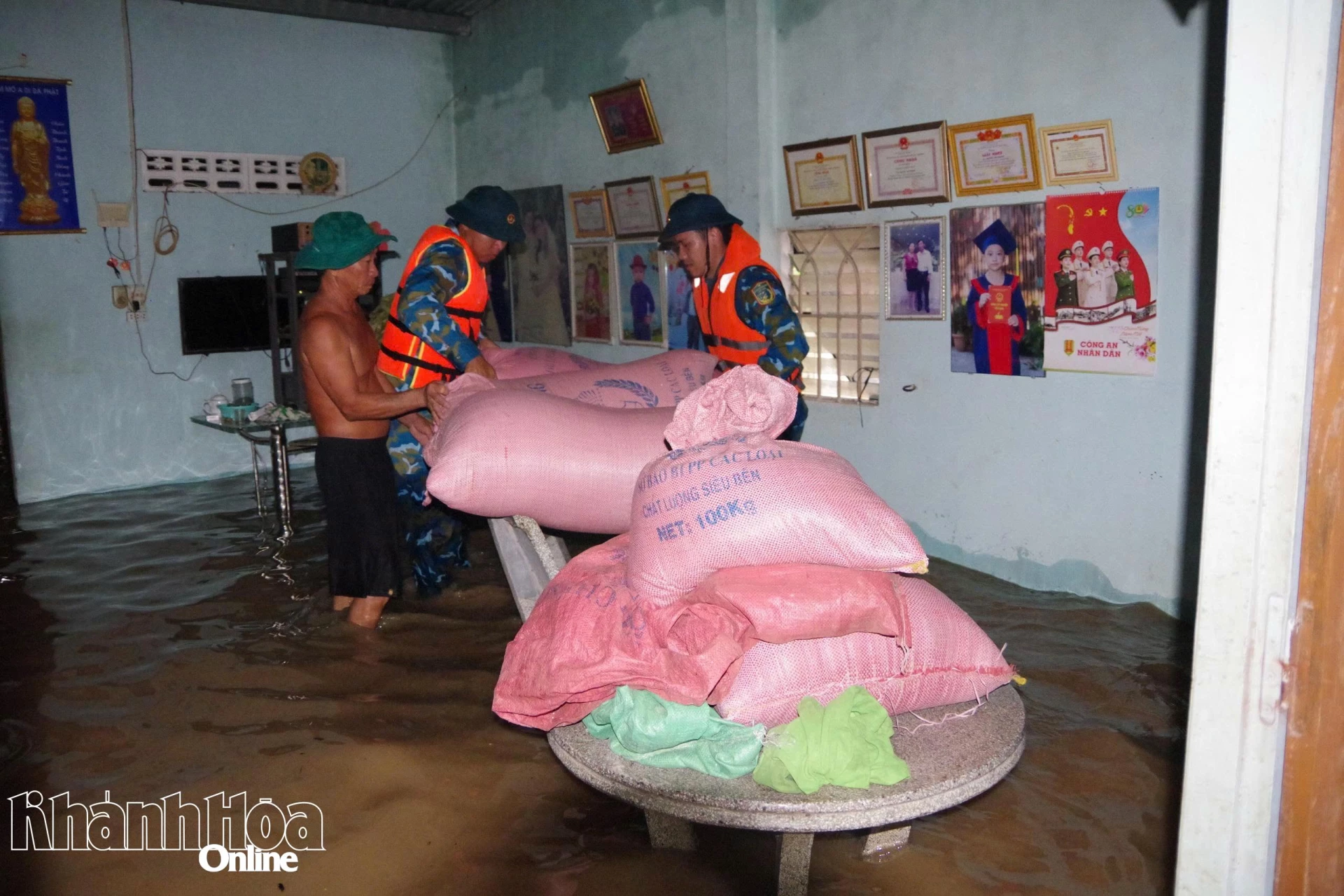 Mendukung harga pertanian yang tinggi bagi masyarakat.