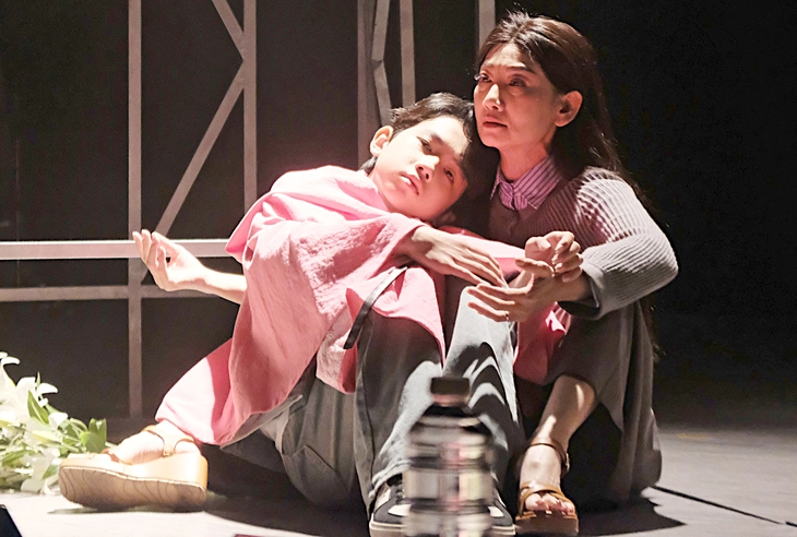 Thử nghiệm để sân khấu không mãi trong vùng an toàn