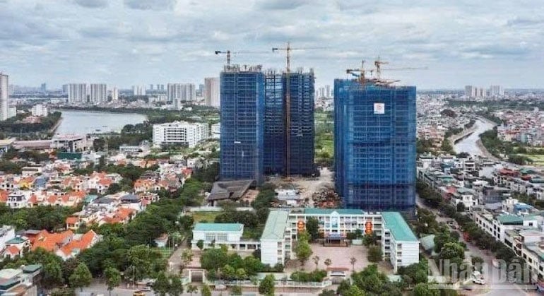 กระบวนการพัฒนาตลาดในปัจจุบันยังคงแสดงสัญญาณของความไม่ยั่งยืนอยู่มาก โดยเฉพาะความไม่ตรงกันระหว่างโครงสร้างผลิตภัณฑ์และความสามารถในการชำระเงินของผู้คน