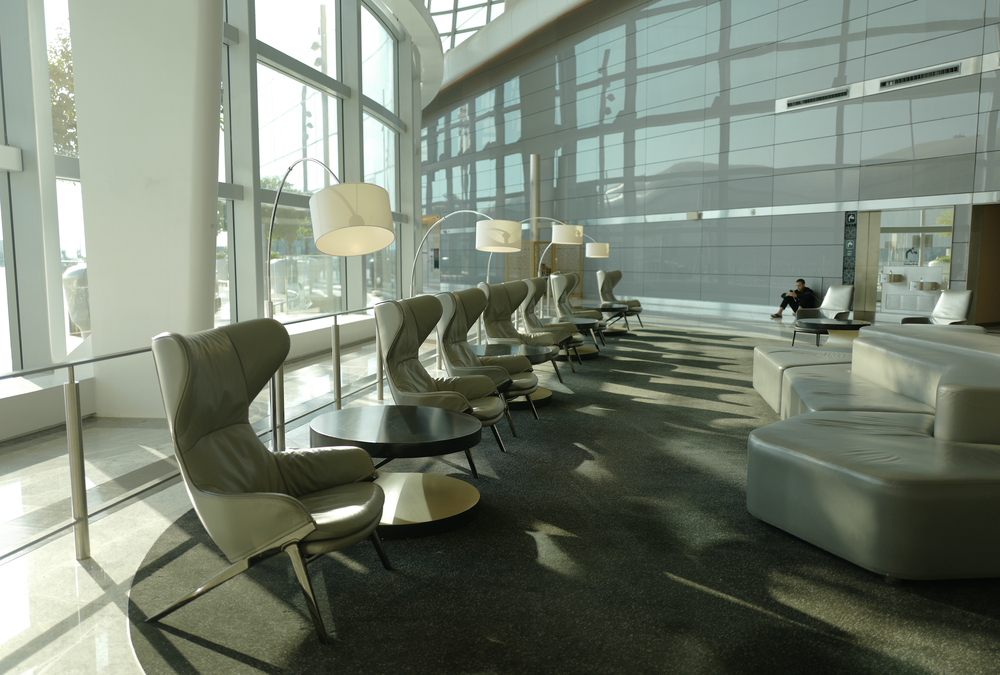 Sân bay quốc tế Zayed của UAE mở đường bay thẳng đến Hà Nội đẹp như mơ - Ảnh 3.