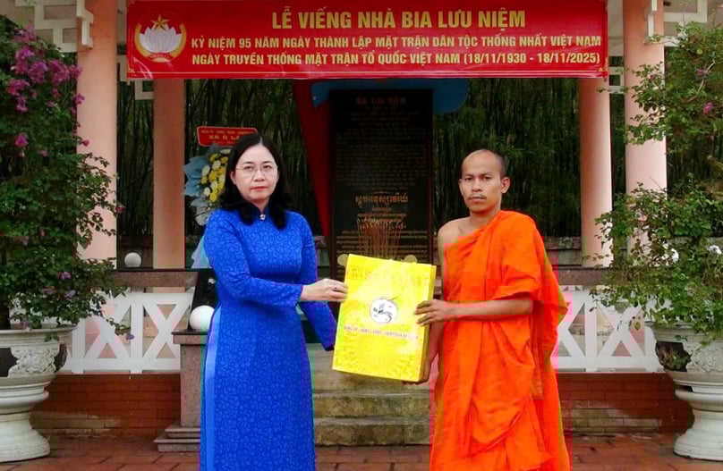 ទស្សនាទីតាំងសម្ភោធរណសិរ្សរួបរួមជាតិវៀតណាមខេត្ត An Giang នៅ O Lam