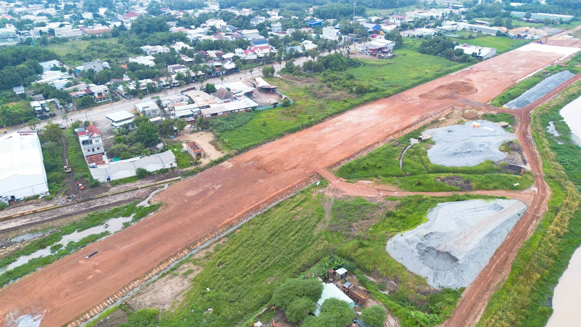 ការដ្ឋានសំណង់នៃកញ្ចប់ XL3 ធ្វើឡើងដោយការបណ្តាក់ទុនរួមគ្នារបស់អ្នកម៉ៅការ Dai Phong - Truong Son - CC1 ។