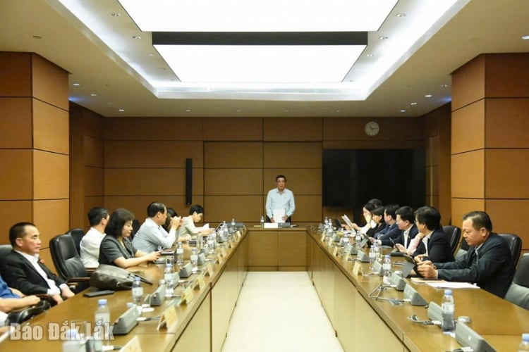 Đoàn ĐBQH tỉnh Đắk Lắk góp ý nhiều nội dung quan trọng về dự thảo nghị quyết y tế và giáo dục