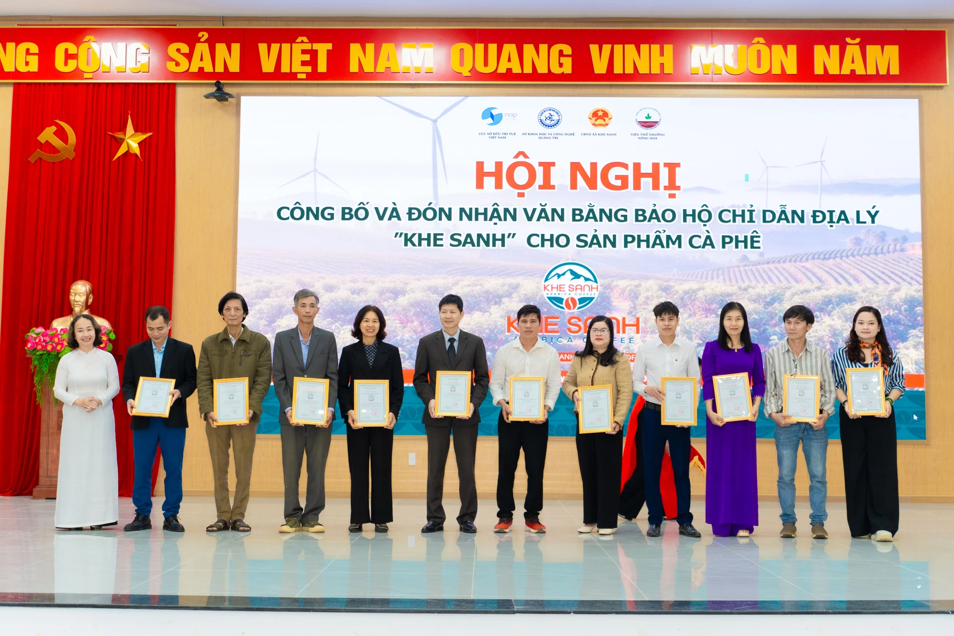 Komitet Ludowy Gminy Khe Sanh przyznał certyfikat uprawniający do używania oznaczenia geograficznego „Kewa Khe Sanh” – zdjęcie: Phuoc Dat