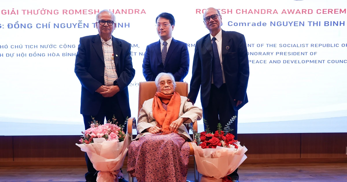 Bà Nguyễn Thị Bình được trao Giải thưởng Hòa bình Romesh Chandra